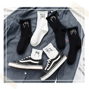 Женские носки Хлопчатобумажные носки с милым мультяшным модным медведем, Забавные счастливые Черно-белые носки для девочек Harajuku Kawaii Trend Chaussette